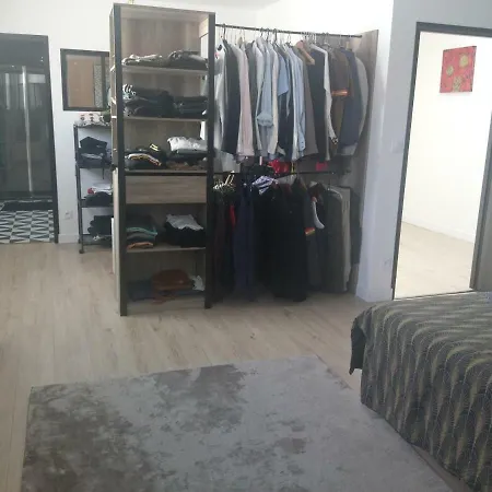 Maison Loft Centre Ville בית אירוח *